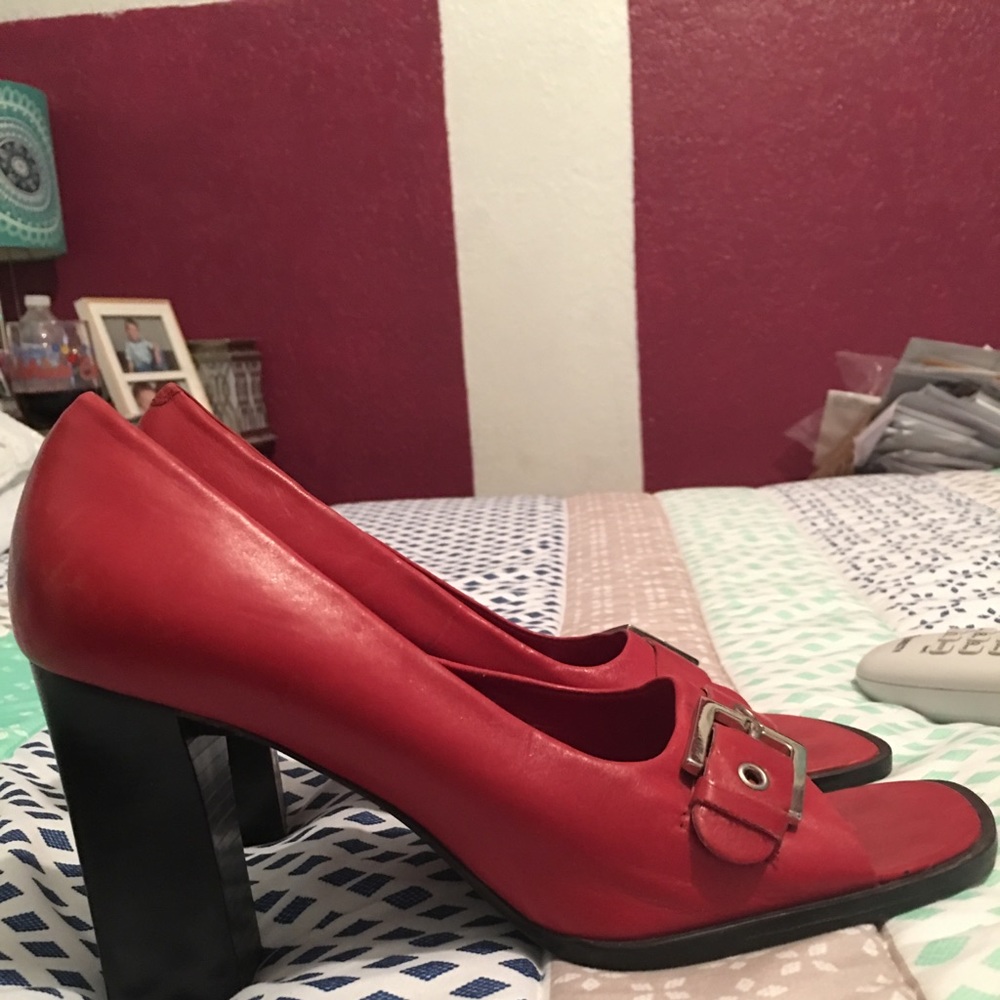 Heels - Picture 5 of 6